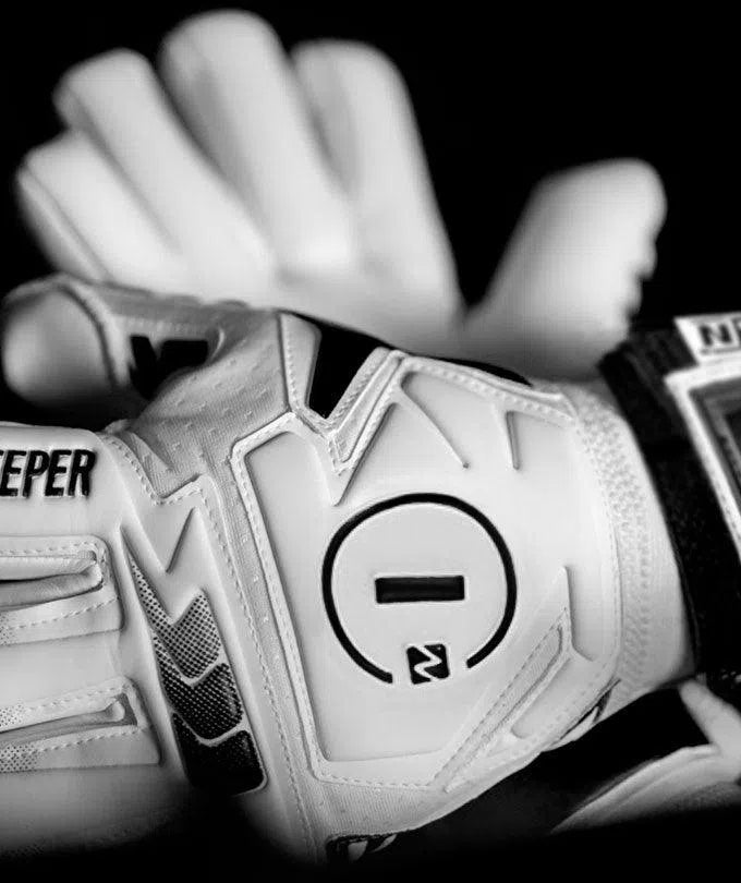 Luva de Goleiro Profissional N1 Beta